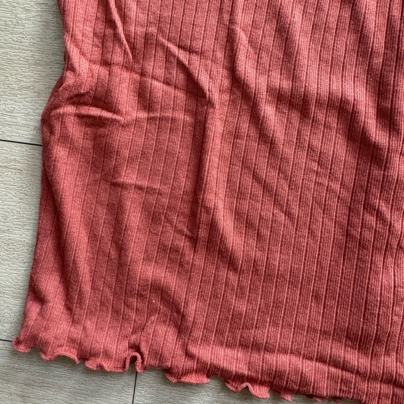 Madewell v-neck ribbed button henley ruffled short-sleeve t-shirt - Picture 6 of 6